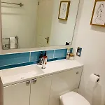 Superior Safari Themed Flat With Parking דירה