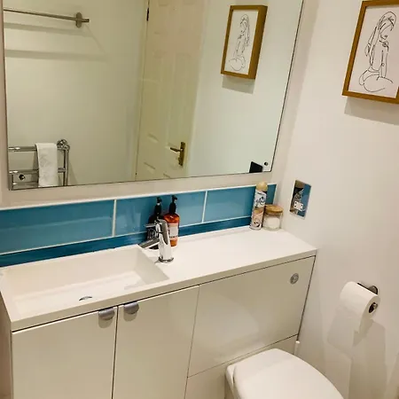 Superior Safari Themed Flat With Parking Lejlighed