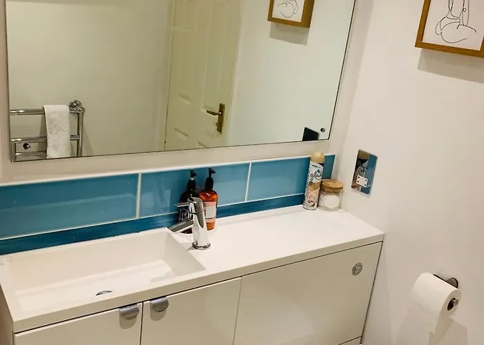 Superior Safari Themed Flat With Parking Apartmán