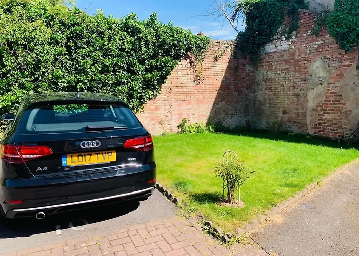 Apartmán Superior Safari Themed Flat With Parking *