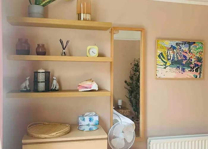 Apartment Superior Safari Themed Flat With Parking Bristol